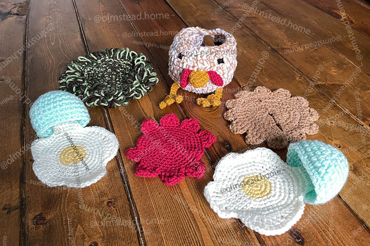 Hennifer Chicken Crochet Coaster Set